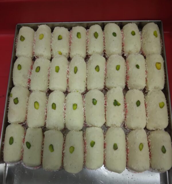 Cream Chamcham